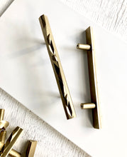NIKA series 7" cast bronze handle, various finishes.