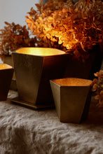 Cast bronze vessel pair, bright bronze.