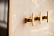 Wall plate, large.