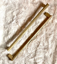 SKEW series 18" handle, appliance pull.