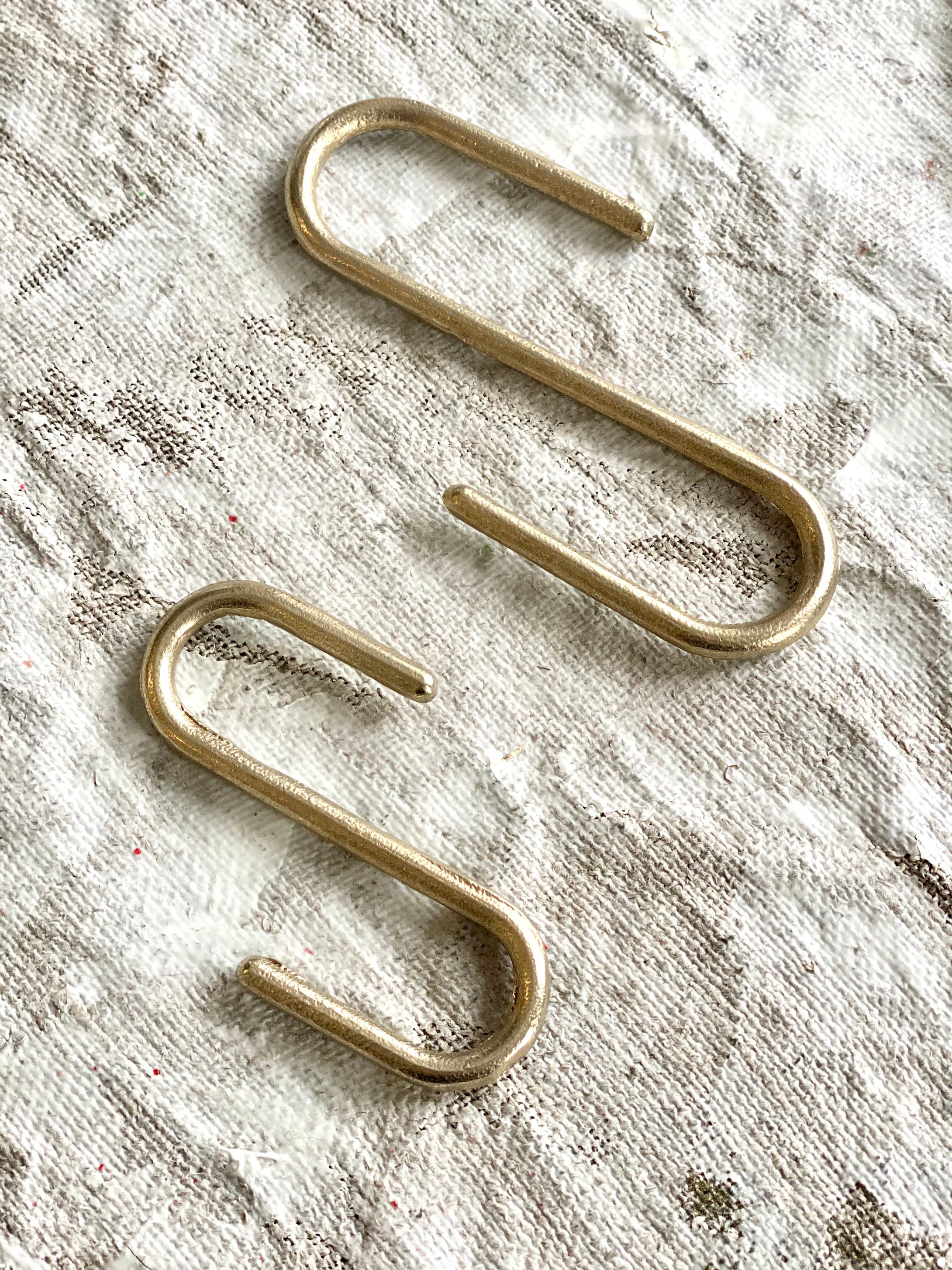 Cast bronze 'S' hook, two sizes. – Shayne Fox Hardware