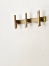 Wall plate, large.