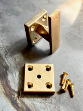 Wall plate, small.