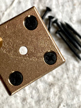 Wall plate, small.