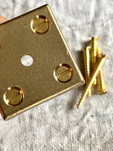 Wall plate, small.