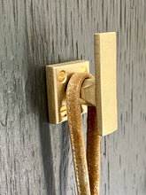 Wall plate, small.